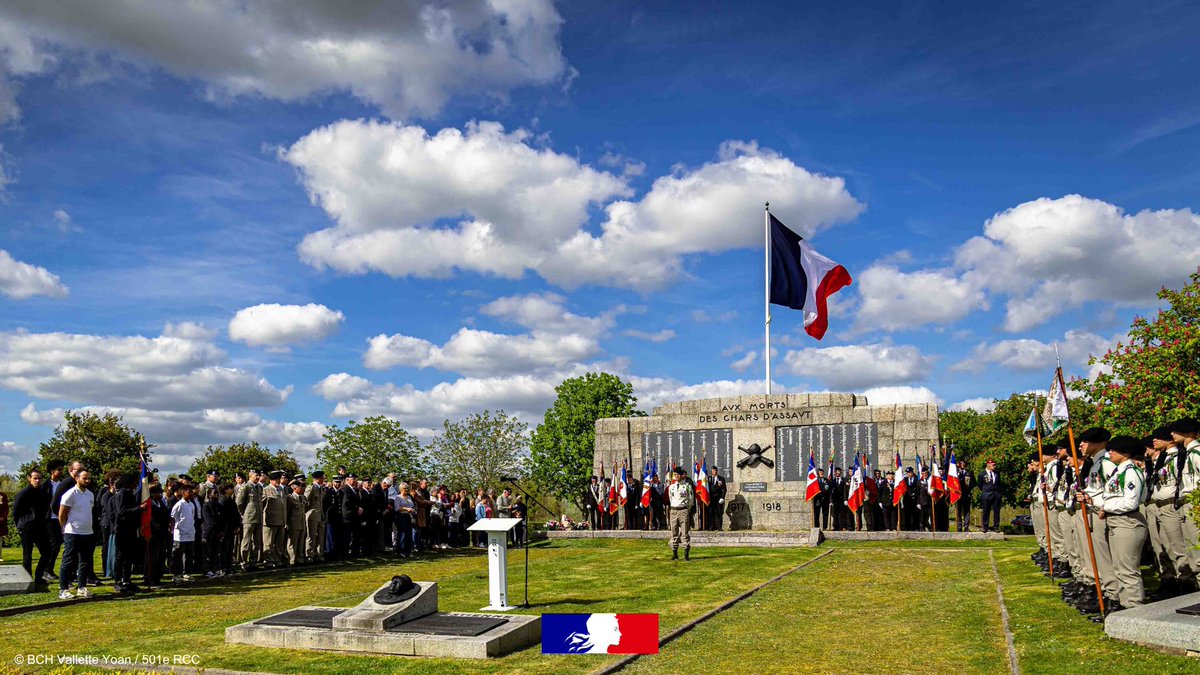 DSNJeunesse's tweet photo. 🫡 Jeudi 16 avril, les élèves de la classe défense de Trappes ont vécu une immersion au 501e RCC à Mourmelon : découverte des missions, des blindés et échanges avec les militaires autour d’un déjeuner en rations.
🇫🇷 Puis direction Berry-au-Bac pour commémorer les chars de 1916. https://t.co/Vz80ZVTfkE