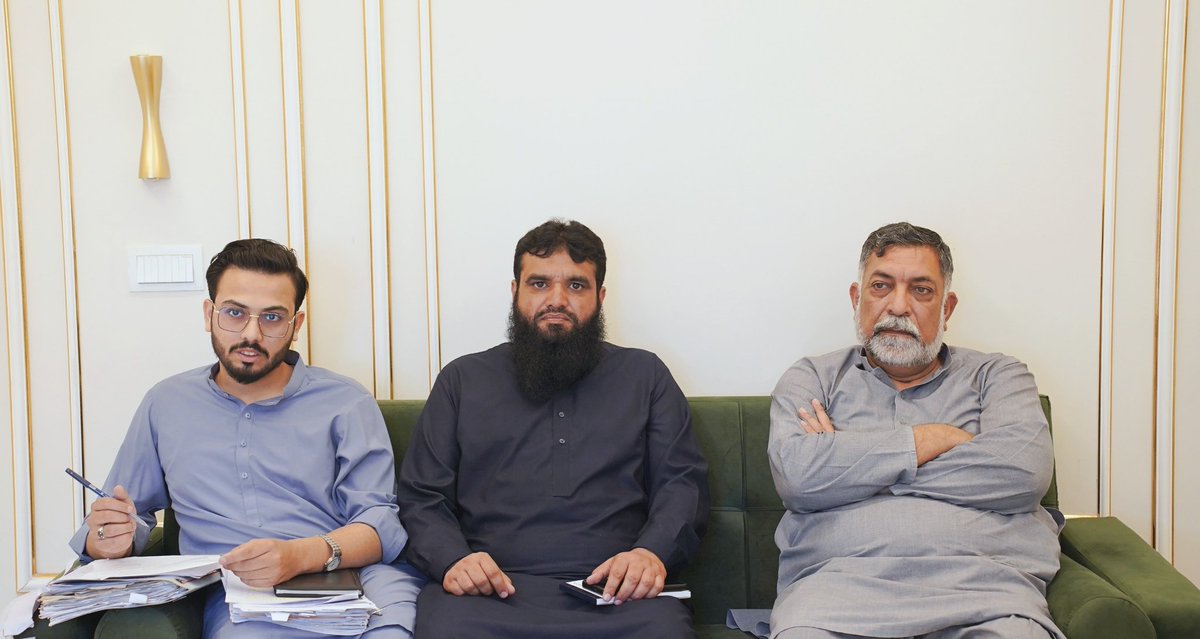 NPFPak's tweet image. ایڈیشنل ڈائریکٹر سکیورٹی سروسز این پی ایف رخسار مہدی کی زیرِ صدارت اہم اجلاس، سکیورٹی سروسز کو مزید مؤثر اور جدید تقاضوں سے ہم آہنگ بنانے کے لیے افسران سے تفصیلی مشاورت۔

#NPF #SecurityServices #ProfessionalExcellence