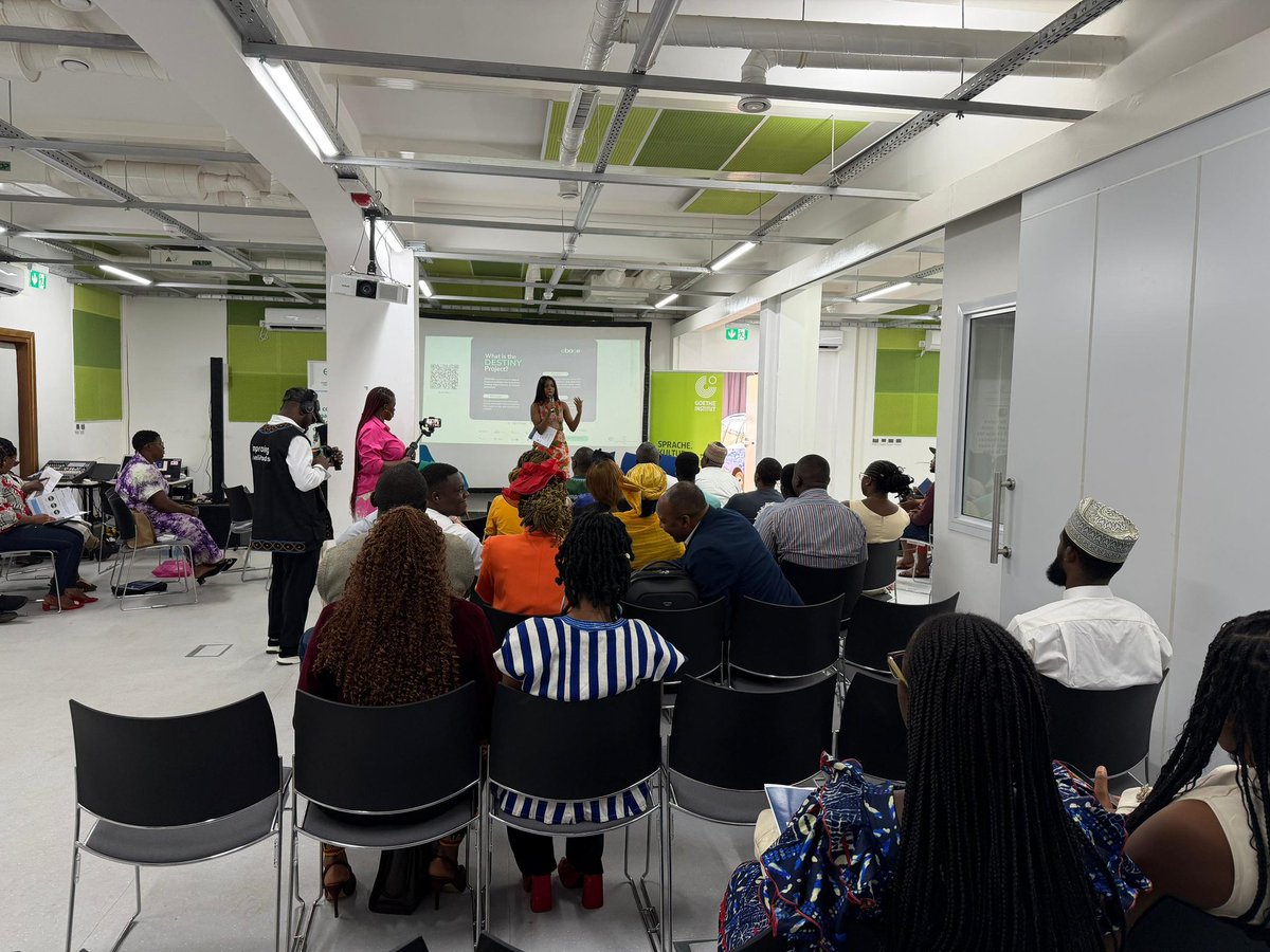 ebase_africa's tweet photo. We are live at the Goethe Institute Institute for the DESTINY cultural event, #MboaInTheLoop.
Interesting discussions here.
You can join us through Zoom to follow what's happening here!
Join here: https://t.co/E6JgWTDgOb
@wellcometrust @WHO @cochranecollab @MinsanteCMR https://t.co/Ef9KmPrrxi