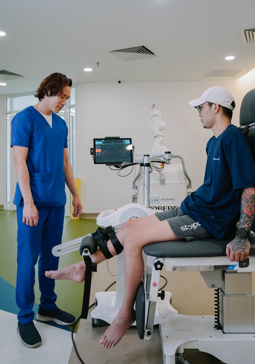 RehabModalities's tweet image. Small signals can lead to big breakthroughs.

With #LunaEMG, even the slightest muscle activity is detected and transformed into meaningful movement.
Because recovery doesn’t start with strength, it starts with effort.

 #emg #neurorehab #strokerecovery #rehabilitation