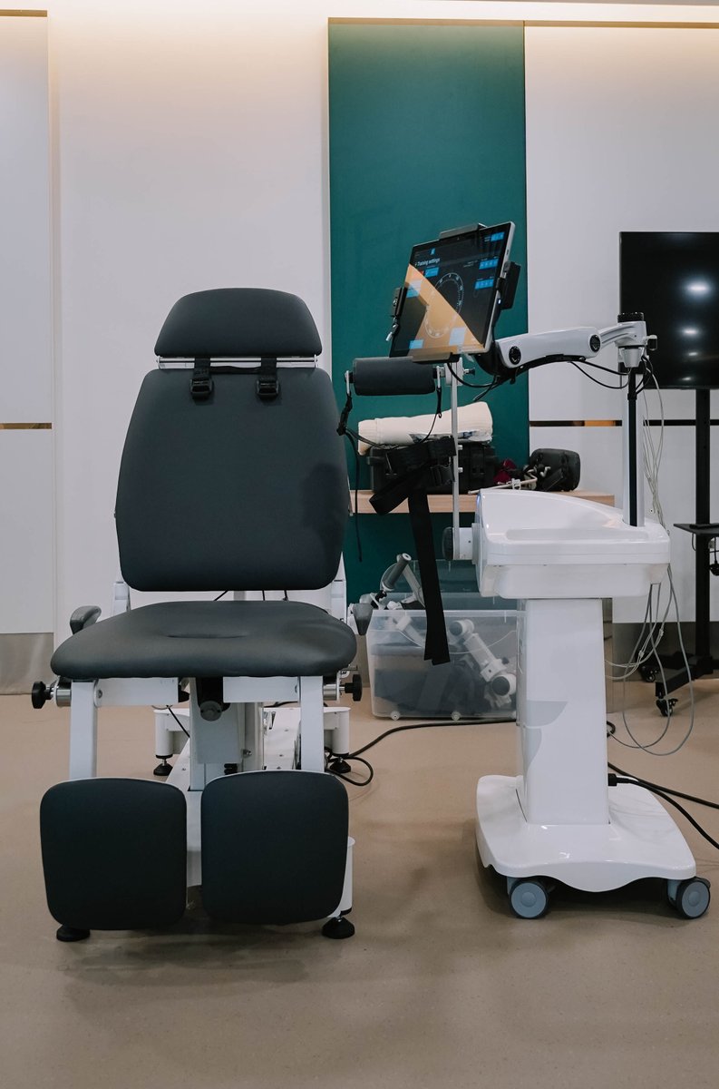 RehabModalities's tweet image. Small signals can lead to big breakthroughs.

With #LunaEMG, even the slightest muscle activity is detected and transformed into meaningful movement.
Because recovery doesn’t start with strength, it starts with effort.

 #emg #neurorehab #strokerecovery #rehabilitation