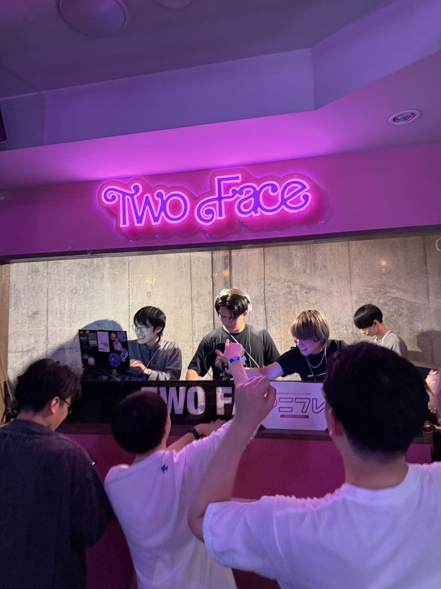 アニフレ tweet media