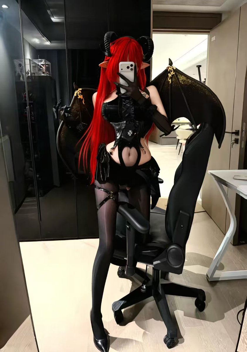 是洛璃呀💕~( 收舔狗小额贡奴) tweet media