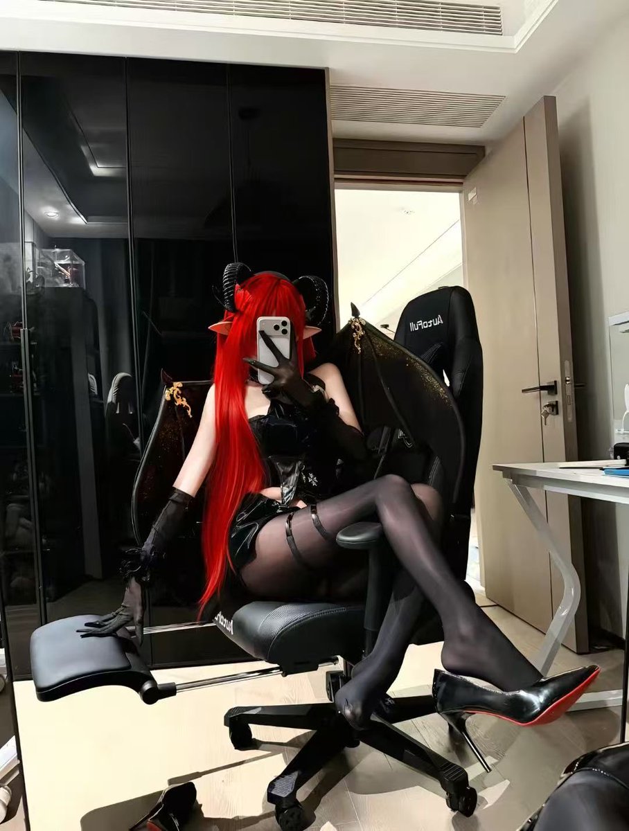 是洛璃呀💕~( 收舔狗小额贡奴) tweet media