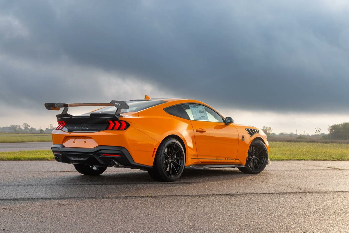 MadridMotorS's tweet image. (2/3) New Ford Mustang by Hennessey...dotado a su poderoso bloque motor V8 de 5.0 Litros Coyote de un incremento de 850HP de potencia y 881Nm de par motor y... #mustang #hennessey #usa #supercars #FelizViernes #FelizViernesATodos