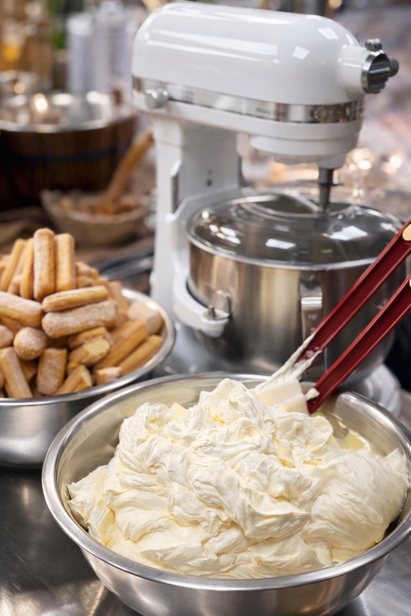 Preorder Homemade Tiramisu 
#robertosdeli #CheeseShop #stneots #shoplocal #Wineshop #tiramisu #ItalianGelato #coffeeshop #pizzalunch #cambridgemarketsquare