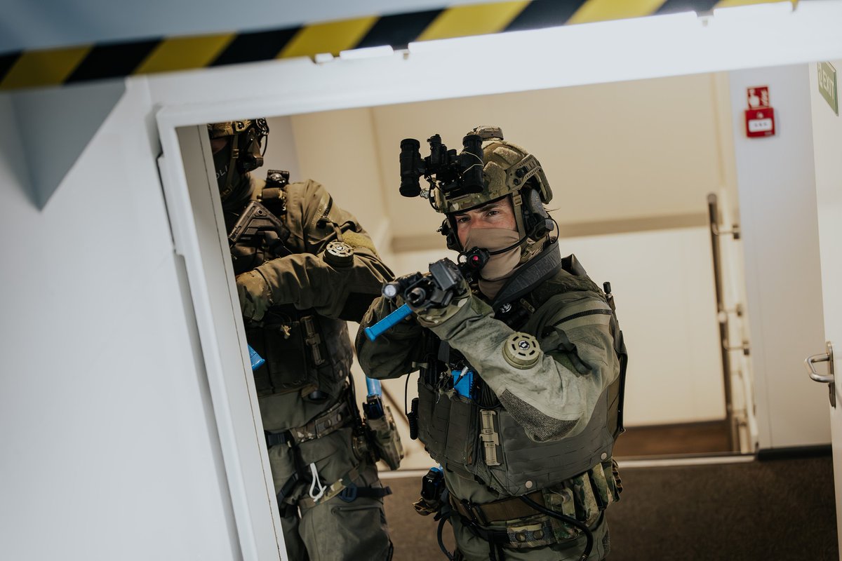 jmscaronte's tweet image. Special Interventions Unit (DSI) – training in boarding operations 2026
#Police