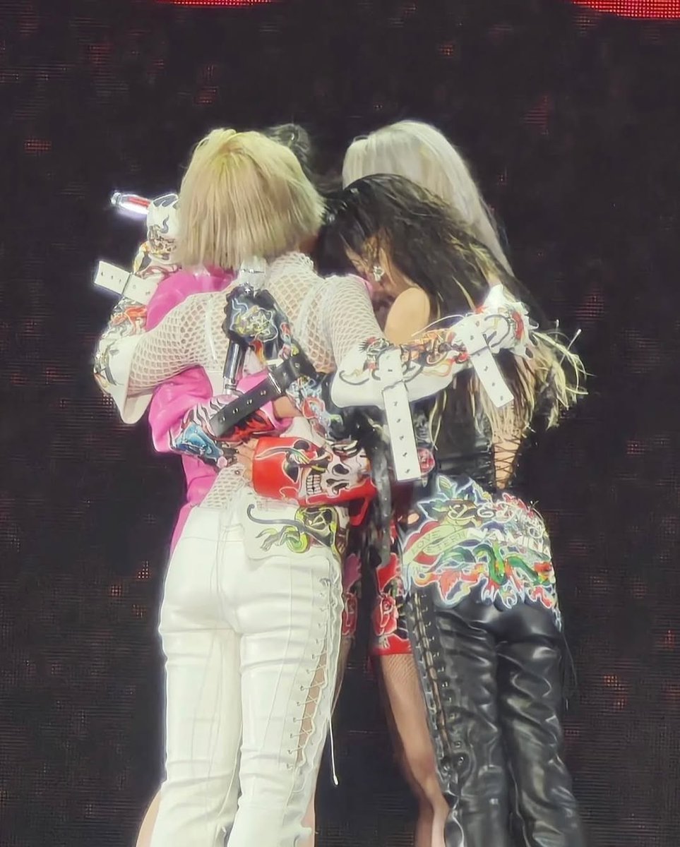 หยางยี่ tweet media