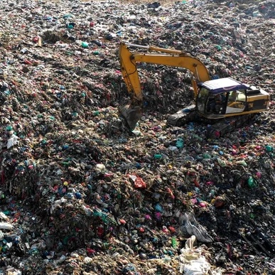 In 2013 an IT worker accidentally threw away a hard drive with 8,000 $BTC on it

Back then it was worth $8 million, but today it’s $608 million