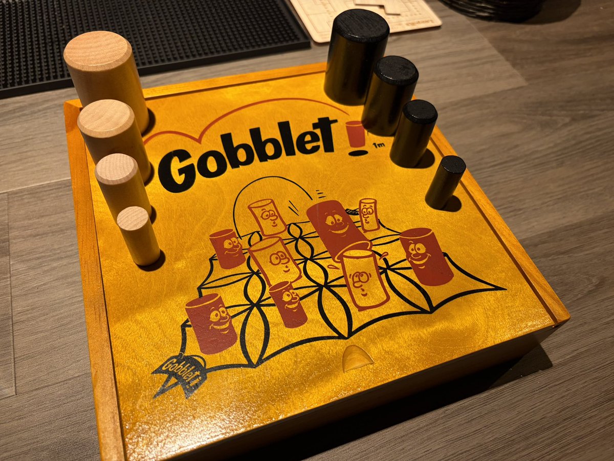 ototokibar's tweet image. 4/17 open
19:00〜23:00

1週間お疲れさまでした。

こちらは4目並べの「Gobblet」
マトリョーシカのような駒を使って先に4つ並べたら勝ちです。
勝負の付く3目並べとしても遊べます。

#ototokibar #rhodes #puzzle #三宮バー #ウイスキー好きと繋がりたい #ライブ可