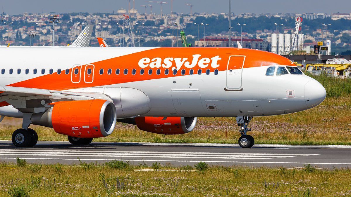 CoCredo's tweet image. Rising costs. Falling visibility. Growing uncertainty.

#EasyJet expects a £540m–£560m loss for the first half of the year, as higher oil prices &amp;amp; weaker bookings take their toll.

👉 buff.ly/cytQEk7

#BusinessRisk #Aviation #UKBusiness #SMEs
