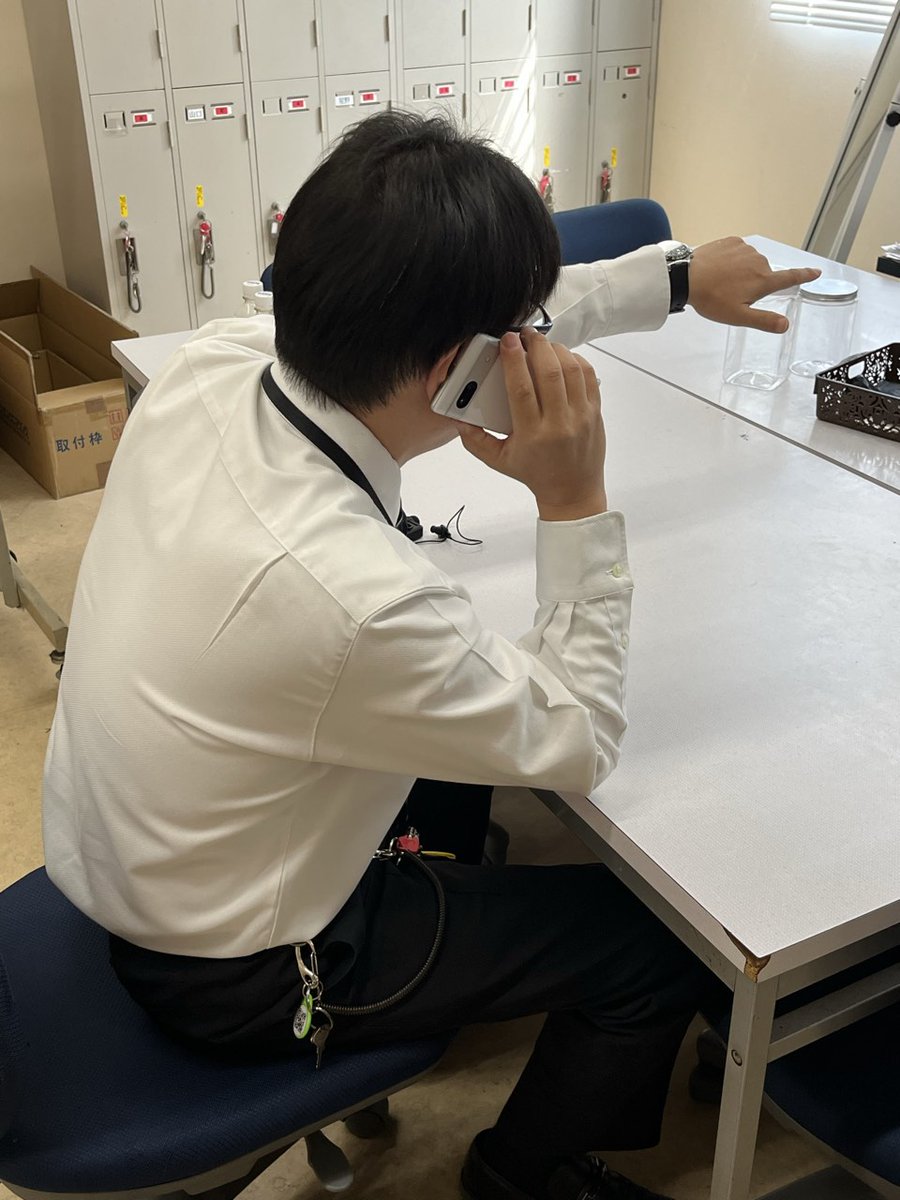 dynam_Next's tweet image. 久しぶりに電話がきた
ブロック長「準備は大丈夫ですか」
Next「ネクストですよ、ネクスト」
ブロック長「・・・・・」
Next「だから合言葉は・・・ネクスト👉」
あれ？電話が切れてる💬
なんの電話なんだ？忙しいのに😈

Next　群馬決戦　新景品入荷
挑戦　よろしくです

＃ダイナム　＃Next　＃決戦