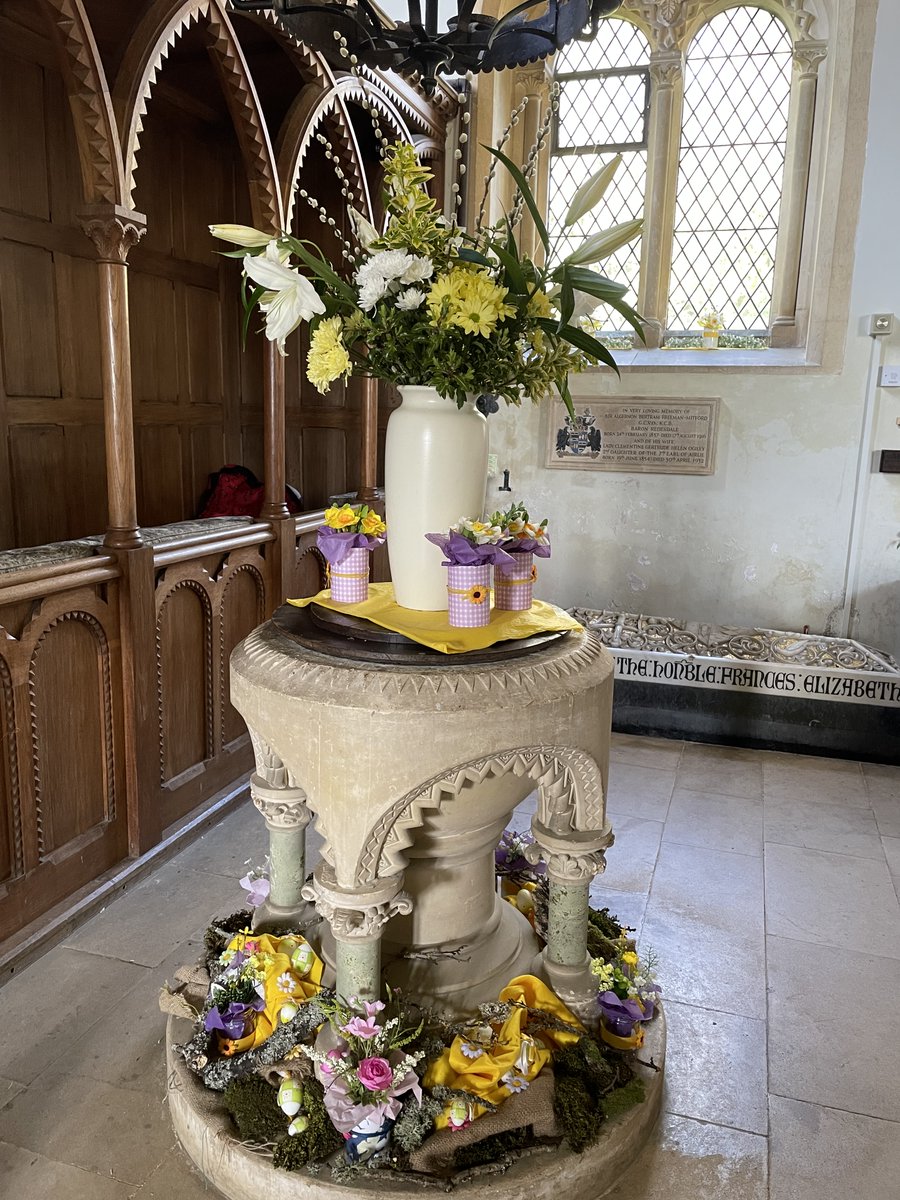 katia_hougaard's tweet image. Beautiful Easter floral arrangement at Saint Mary's Church, Batsford, UK. This church is the resting place of many people connected with the creation and development of the magnificent Batsford Arboretum. #floral #church #UK #flowerarrangement #Easter #spring #UKculture