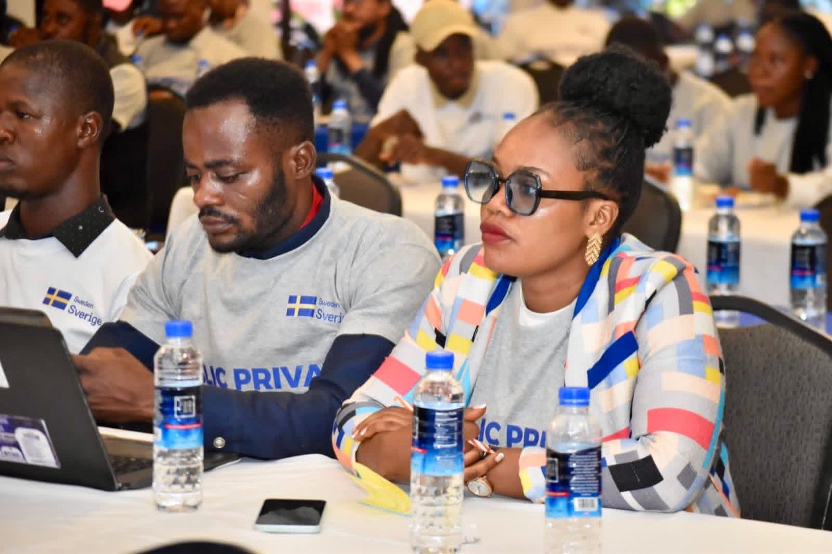 UN_Liberia's tweet photo. Over 100 stakeholders convened for a Public–Private Dialogue to improve Liberia’s business environment. MSMEs, govt, &amp; partners discussed key challenges&amp; solutions. Supported by @SwedeninLiberia through @UNIDO_Ghana_Lib ,Grow- 2, Mercy Corps,TRIBE &amp; Liberia Chamber of Commerce. https://t.co/tQtiwKXjb5