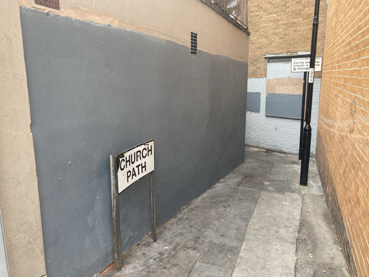 YourFairfield's tweet image. Graffiti removed - Church Path, Fairfield Ward, Croydon West. 🧽 🪣 

Reported/resolved in 24hrs! 🤗

Thank you @JasonForCroydon for restoring services and #pride to Croydon

Vote 🗳️ Conservative 🌳 on 7th May

Before/After