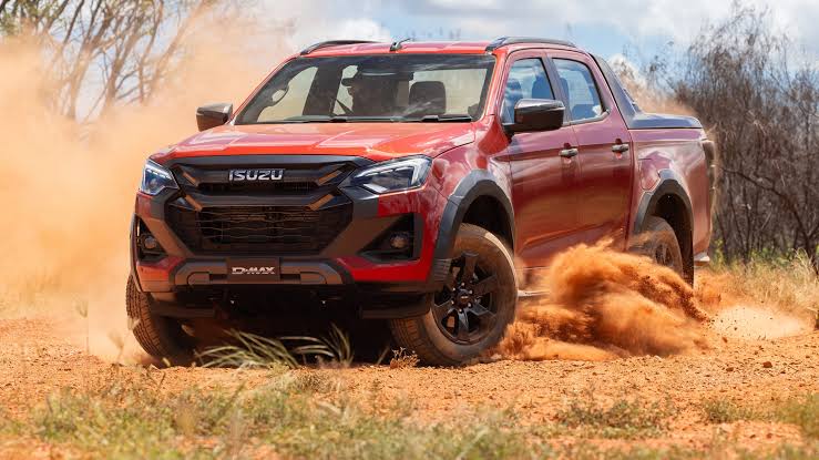 azeempaki1's tweet photo. GHNI 🚛delivers a powerhouse quarter 🚀

Isuzu D-Max: 337 units.

Trucks 🚚: 1,281 units.

Buses 🚍: 47 units.

EPS 🗽soars to 59.16.

Profit After Tax per vehicle jumps from 11 lac to 14 lac.

Axle load tailwind in full effect — margins doing the heavy lifting this cycle. https://t.co/sTkORmHjLl