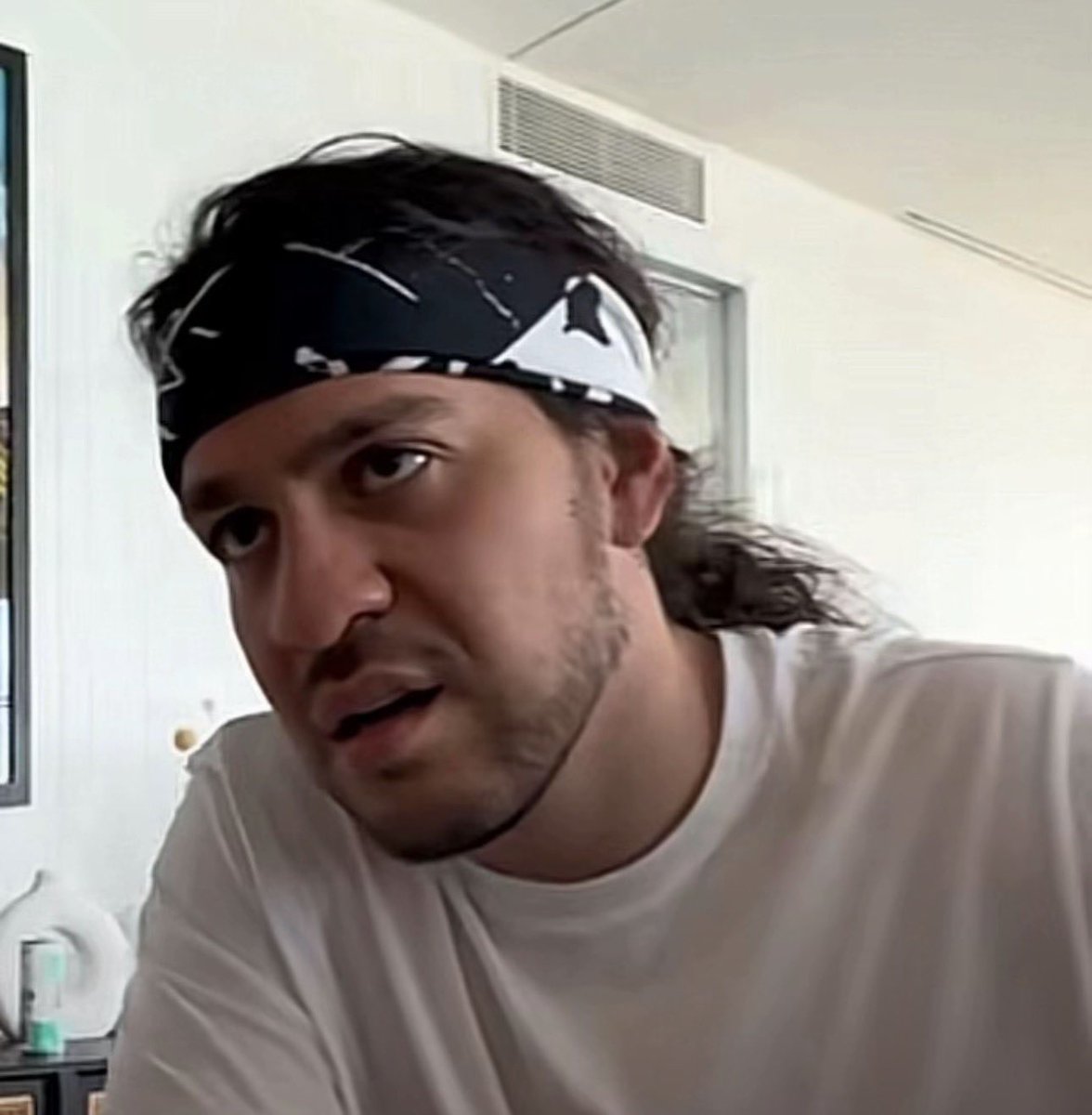 Rey102pupboy's tweet image. Do you guys also “jerk off” ur vapes just bc ur bored and have nth to fidget with ? 
#mootme #moothunt #vape