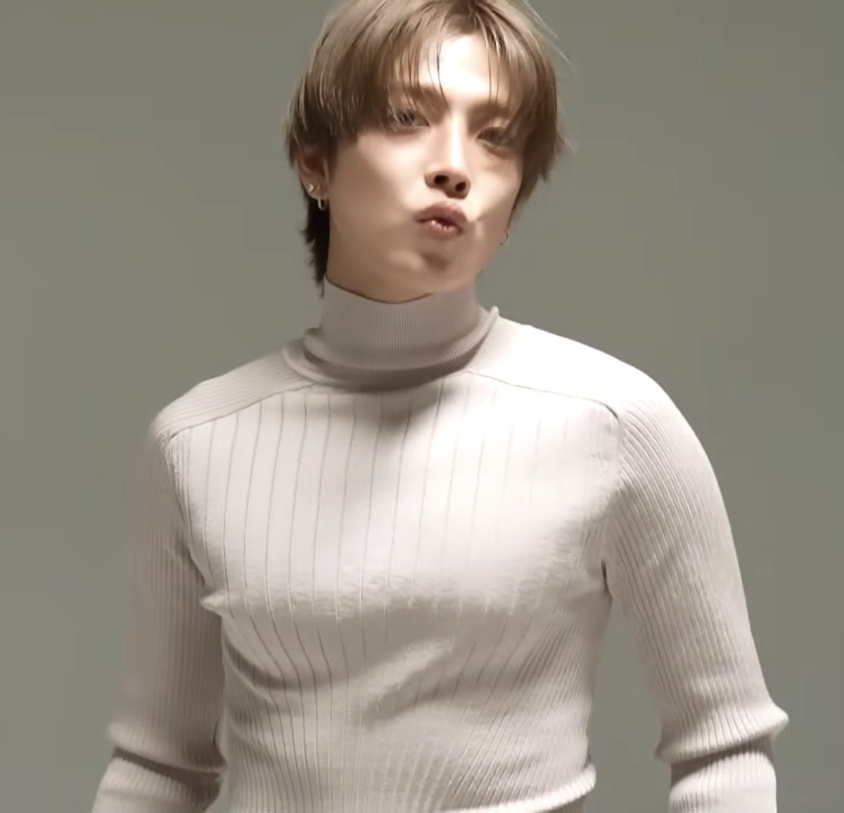 𝐜𝐚𝐫𝐨𝐥𝐢𝐬 tweet media