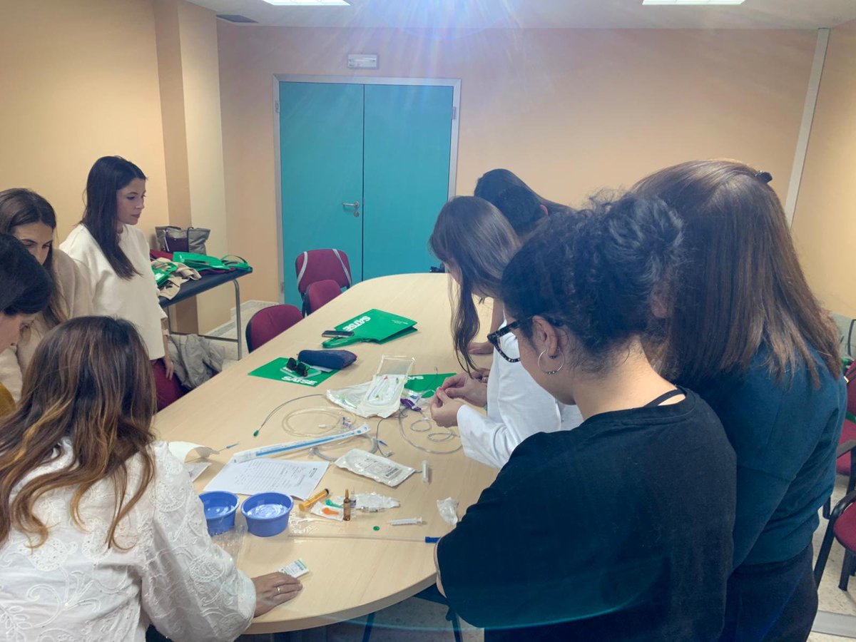 Inauguración del Curso Teórico - Práctico de Cuidados #Enfermeros en Hemodinámica.

📌 Hospital de Mérida 

📜 #Formación acreditada por la UCAV.

Gracias a nuestros compañeros de las unidades por vuestra colaboración e inestimable ayuda. 💚