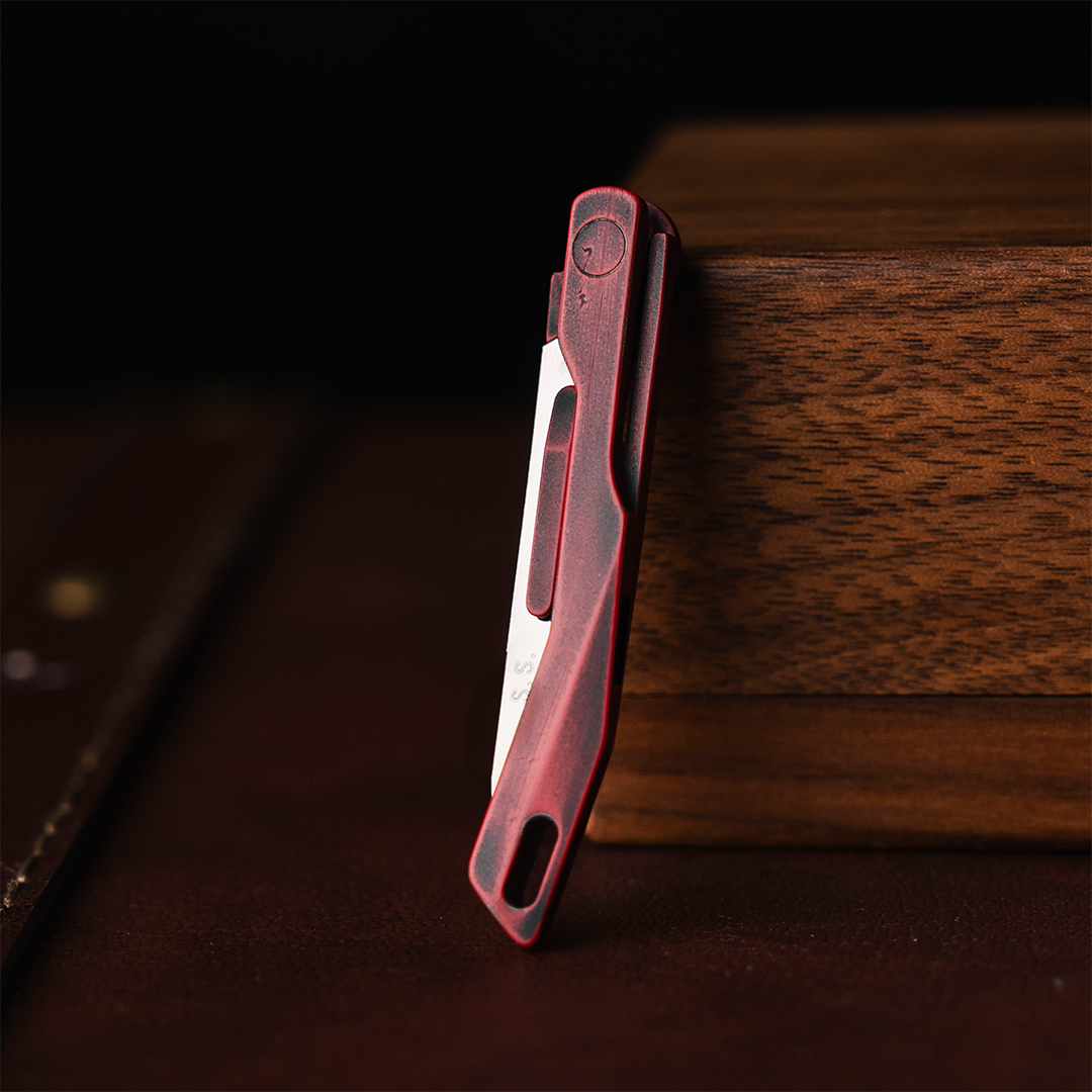 Titaner_com's tweet image. Titaner Neo Series Cerakoting EDC Gears
Model: MS-06S Kni‑ku II &amp;amp; MS-06S Pen‑ku II (Commander Type)
Color: Red (Commander Type)
Status: Exclusive EDC for OG Aces
Finish: All‑red with black weathering
Buff: 30‑day free trial • Lifetime warranty
#everydaycarry #edccommunity #pen