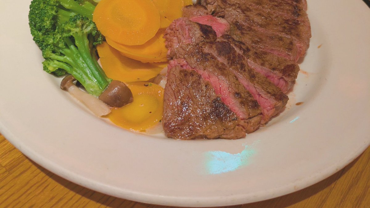 illmatics_inc's tweet photo. 先日、みんなでOUTBACK STEAKHOUSEに行ってきました〜🍴🥩✨
その時の様子を📸

#企業公式つぶやき部 #定例会 #IT企業 #11周年 https://t.co/M42uGK7Vgr