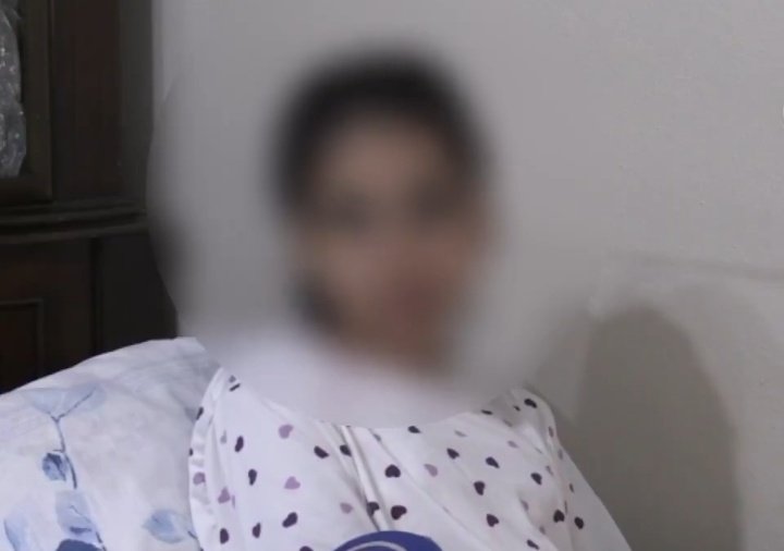 kemalizmka4's tweet photo. Okul saldırısından arkadaşının kendisine siper olmasıyla kurtulan ve pencereden atlayarak yaralanan 5. sınıf öğrencisi Fatma İkra Çam o anları anlattı

Sınıfımıza girdi ve kaçışınız yok diye bir şeyler söyledi 

Türkçe konuşmuyordu İngilizce konuştu.

Psikolojim çok bozuldu rüyalarıma giriyor.