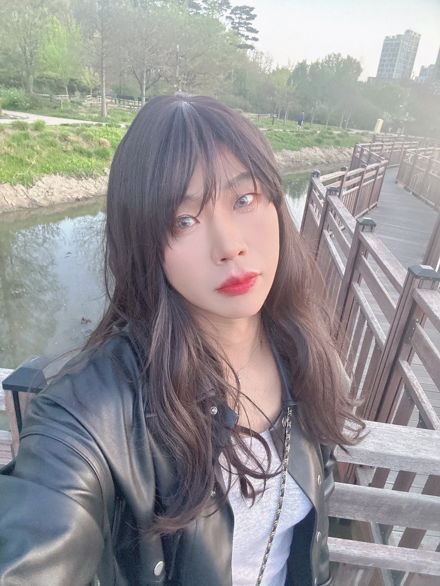 혜D tweet media