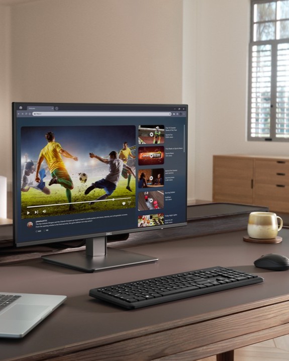 Dell_IN's tweet image. Which work monitor setup best matches your vibe today? 🤔 🖥️ 

#Monitor #desk #goals