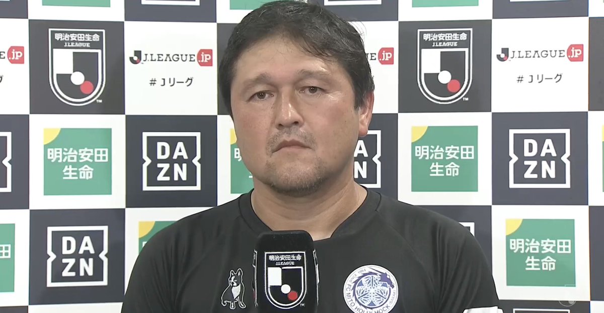 tatsu_pul178's tweet photo. Q.画像に合ったコメントをそれぞれ選びなさい。

a. This is This is This is Football！
b. 何も無い。今季最低なゲームです。
c. This is 水戸ホーリーホック
d. This is This is This is 焼肉！ https://t.co/b5FgXurtCd