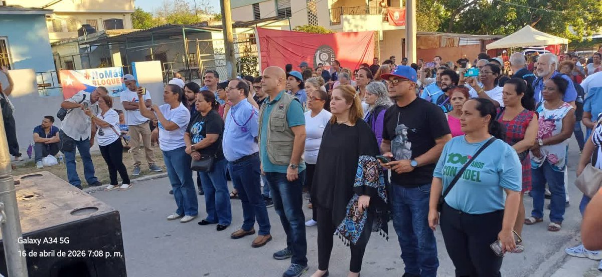 Buenos días vecino 🌞 

Como parte de las actividades por el V Coloquio Internacional Patria , sus delegados e invitados llegaron en la tarde de este jueves hasta la comunidad El Fanguito, en el capitalino municipio Plaza de la Revolución. 🧵👇