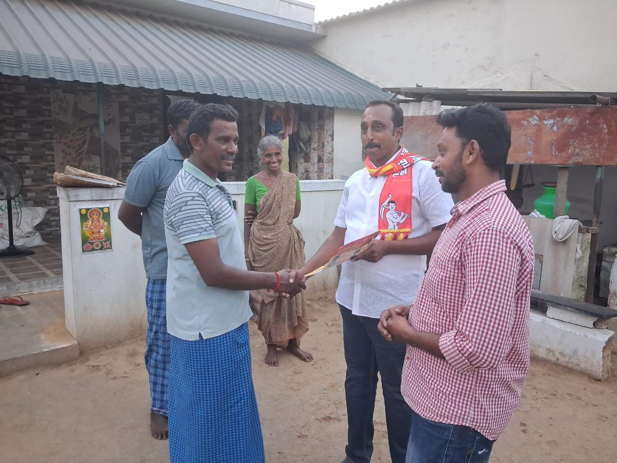 NTK_Modakurichi's tweet photo. #மொடக்குறிச்சி தொகுதி வேட்பாளர் திரு. மோ.அருண்குமார் அவர்களை ஆதரித்து எழுமாத்தூர்,குலவிளக்கு,ஈஞ்சம்பள்ளி ஆகிய ஊராட்சிகளுக்கு உட்பட்ட பகுதிகளில் 16/04/26(வியாழக்கிழமை) அன்று வேட்பாளருடன் இணைந்து வாகன பரப்புரை மேற்கொள்ளப்பட்டது.

வாக்களிப்போம்.! விவசாயி சின்னத்திற்கு!

#நாம்தமிழர் https://t.co/1YRrHlGNXm