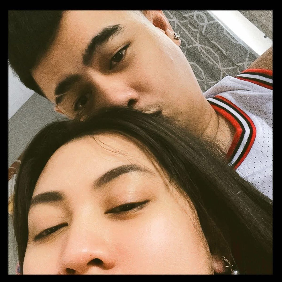 jeyangii's tweet photo. n now you're are the only peace I crave in this chaotic world!! At lagi mong tatandaan na mahal kita mapa meron man o wala, at mamahalin kita sa mga araw na hindi mo na mahal ang sarili mo ❤️ https://t.co/TzHjYT0yFl