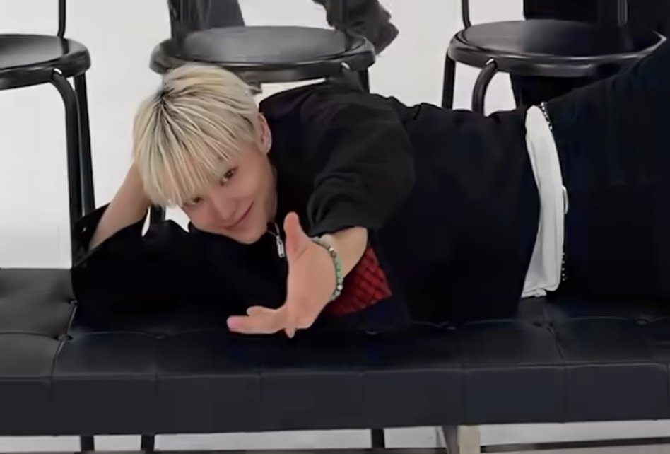 i couldn't tell which member that is at first glance