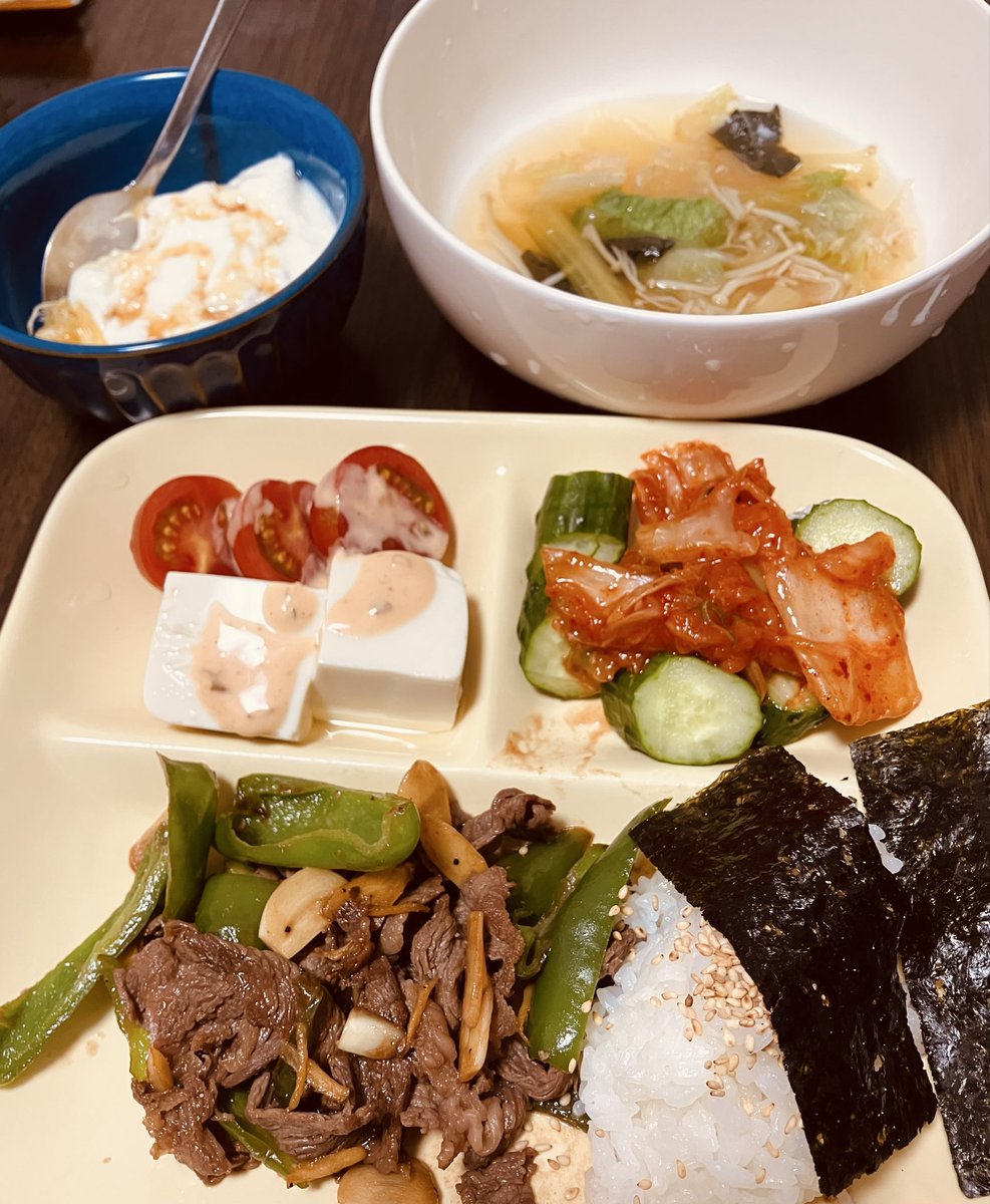 今日の夕飯は牛肉炒めおいしかった
食べ過ぎた。
横になってから茶碗洗って寝ます(:3[____］