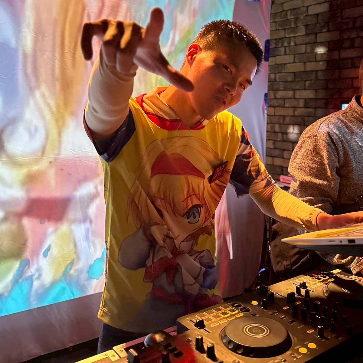 LookingGlass tweet media