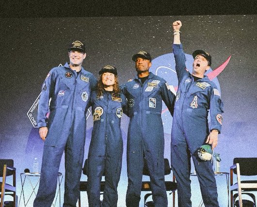 ella ⸆⸉ artemis ii era tweet media