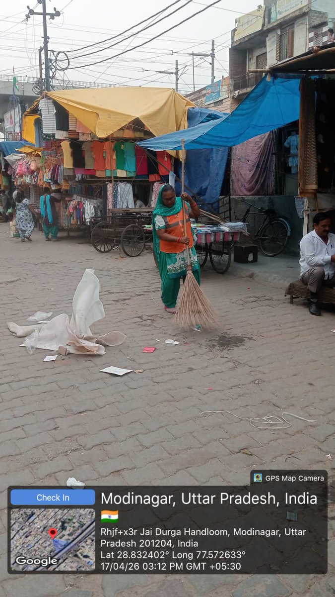🧹✨ स्वच्छता अभियान – वार्ड 18 ✨🧹
मोदीनगर नगर पालिका के नेतृत्व में सफाई कर्मचारी वार्ड नंबर 18, सभासद श्रीमती मीरा गुर्जर जी के वार्ड में सड़कों की साफ-सफाई करते हुए। 🚛🛣️
#स्वच्छभारत #मोदीनगर #स्वच्छताअभियान #SBM 🚮🌿