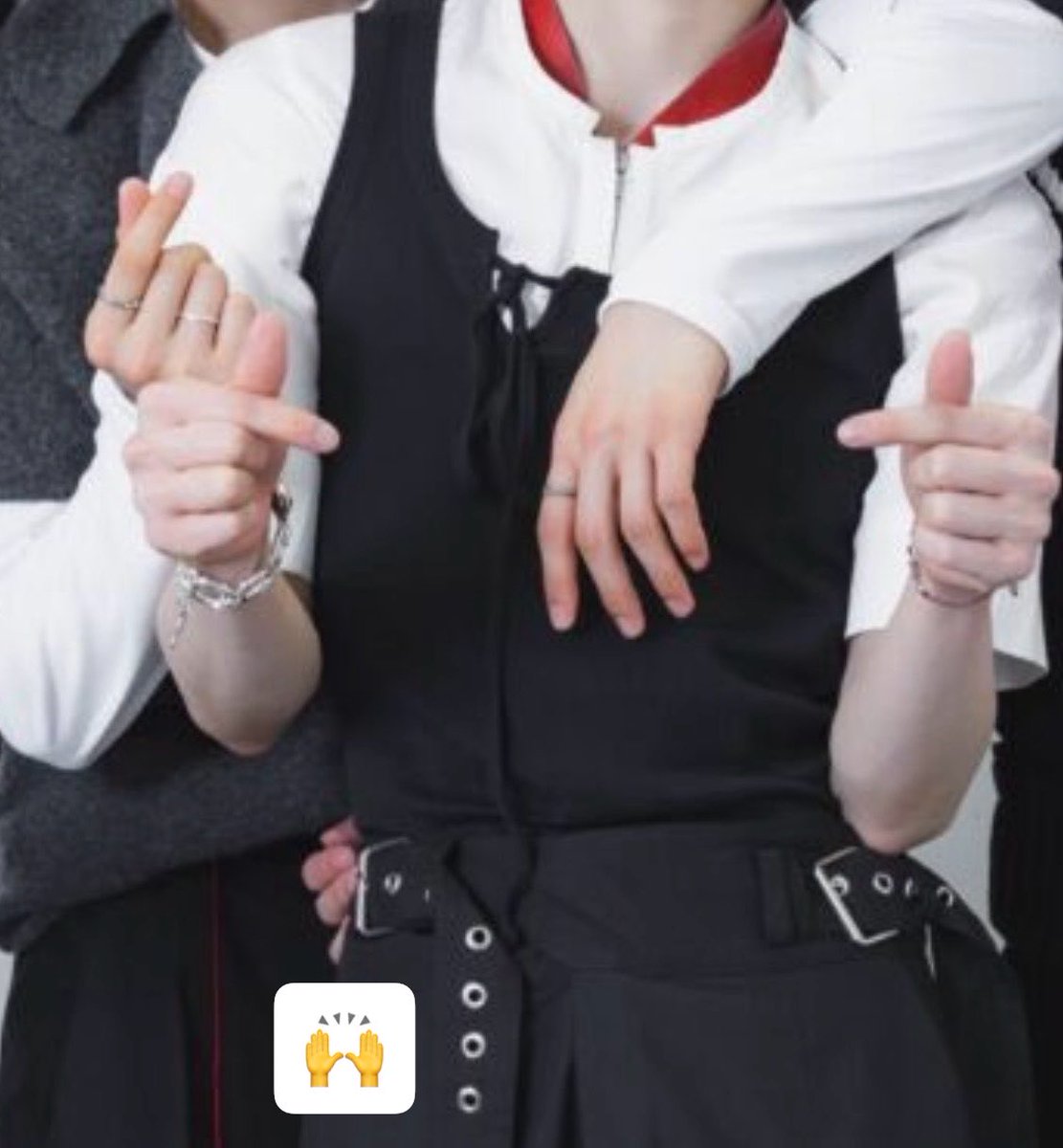 loveto_arno's tweet image. Who’s the culprit???? 🤔🤔🤔🤔🤔 
I wonder whose hands in ald1 that like to grab Jiahao’s waist??? 🤔🤔🤔🤔🤔🤔🤔🤔🤔🤔🤔🤔🤔🤔🦁