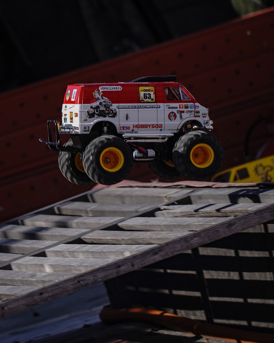 #これを見たやつは飛んでる画像をあげろ
飛んでる！(◎_◎;)