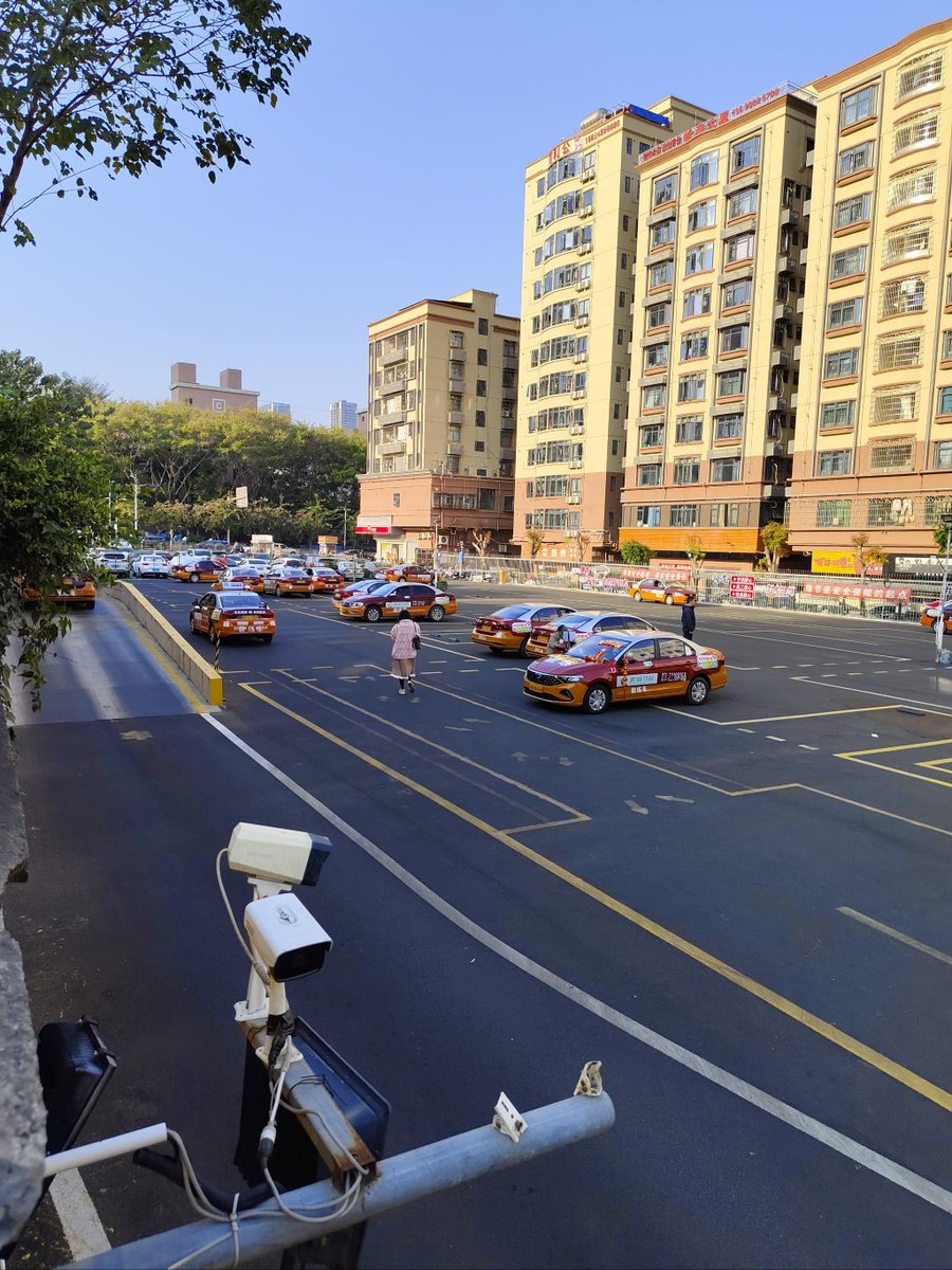 nicosuavedamame's tweet image. First time reversing into a parking spot today—missed three times, but nailed it on the fourth! My instructor’s grin said it all. Small wins u003e big nerves.  #LearnerDriverLife #ParkingWin #StepByStep