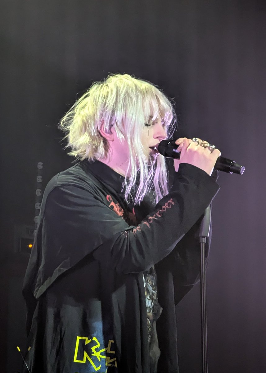 Sully 🌙 🏳️‍⚧️ 32% tweet media