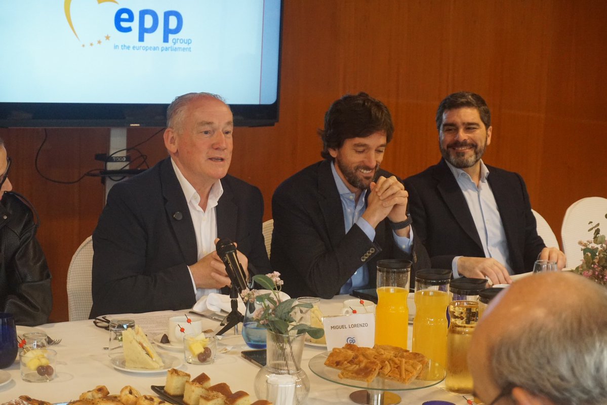 Adrián Vázquez Lázara 🇪🇦🇪🇺 tweet media