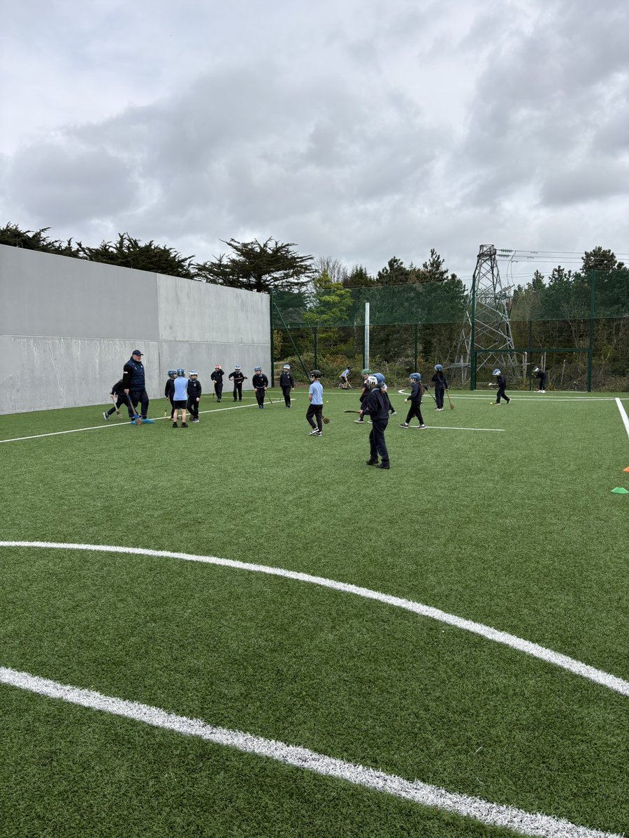 msbradleys1st's tweet photo. Lots of fun at GAA today with coach Steve 🏐🤩

@ShankillGaa https://t.co/ibz9atsl27