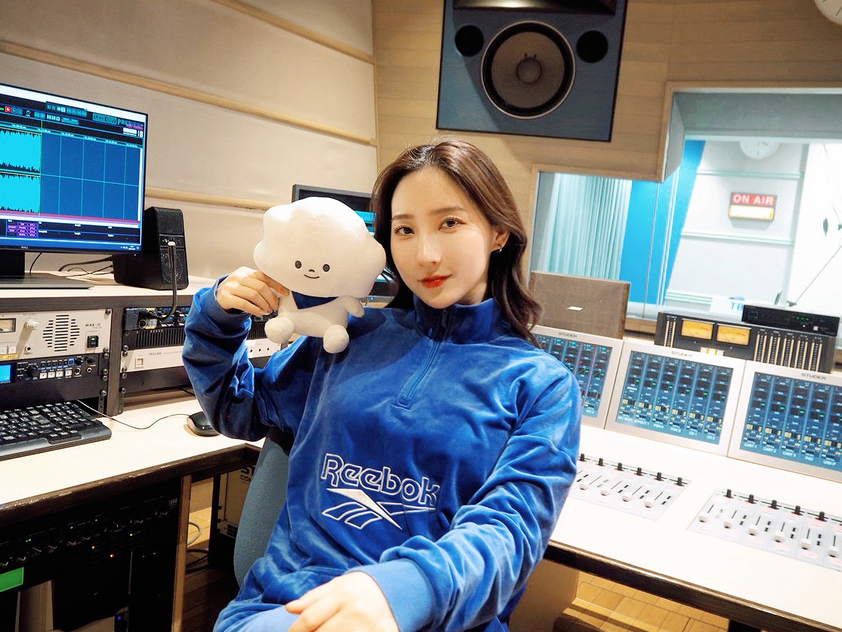 ファーストサマーウイカのとん・じん・ち！ tweet media