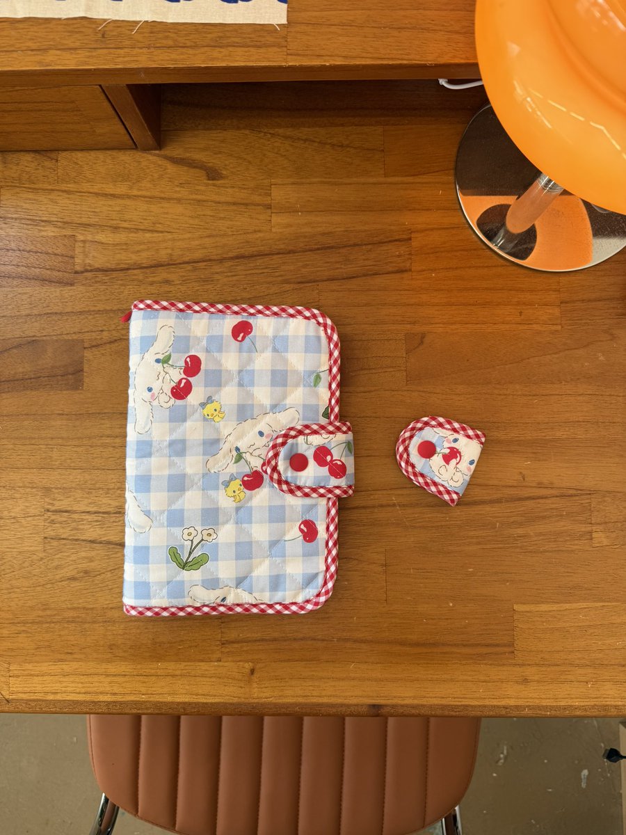 어라운드북 tweet media