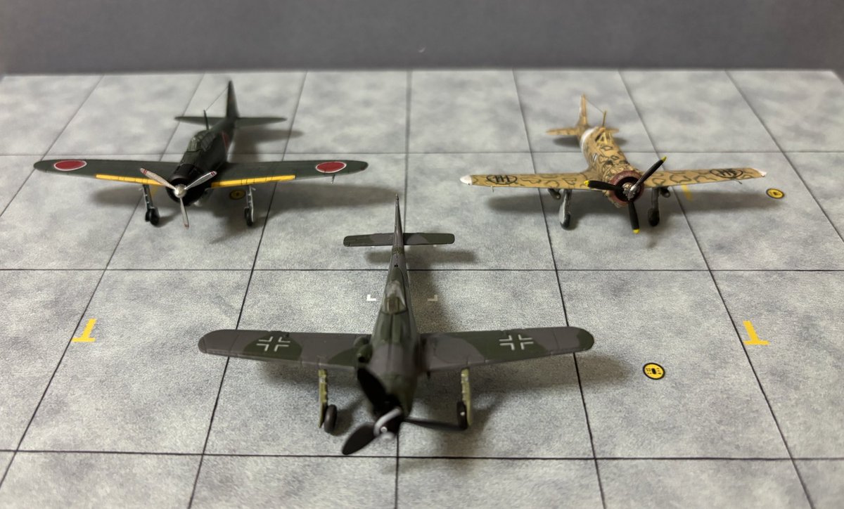 katigalasu's tweet photo. #プラモデルライフ #144スケモ

 Fw190D-9
第2地上攻撃航空団司令
ハンス・ウルリッヒ・ルーデル大佐機

多分、テンションでキャノピーに穴を開けた。冷静なら絶対躊躇する😱

枢軸国 https://t.co/umB0y2bUeH