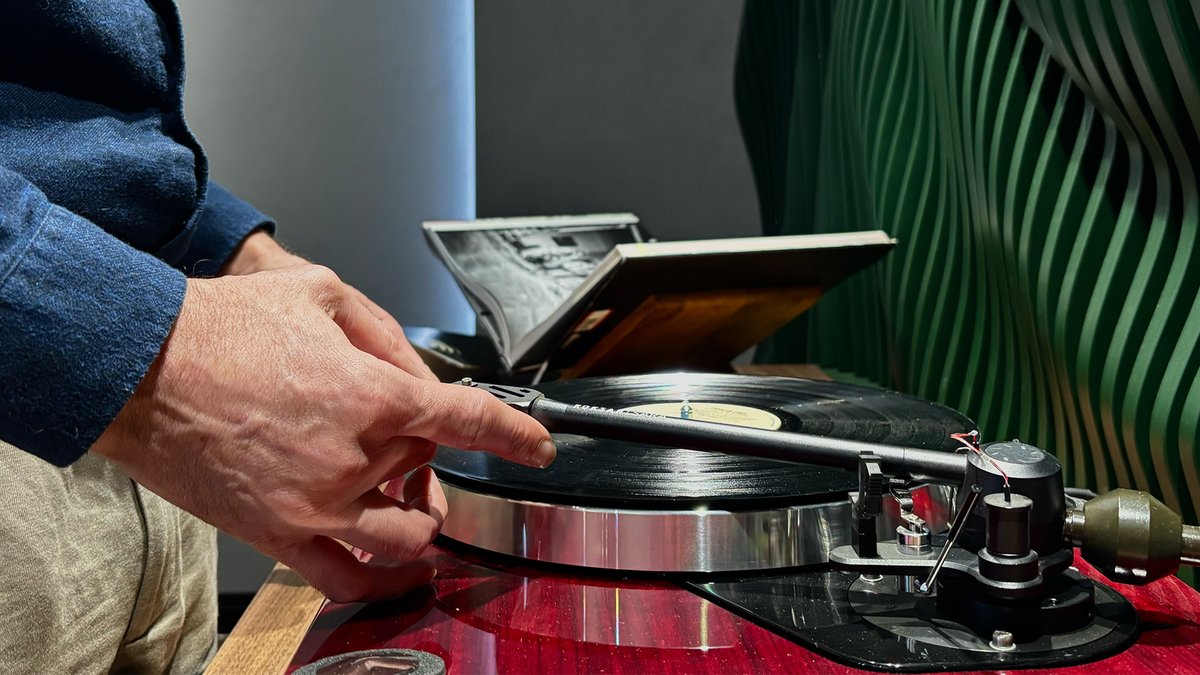 Roksan's tweet photo. To mark Record Store Day 2026, we asked our Software Test Manager Joe Deller about the records that have meant the most to him.

Thank you to Joe for talking with us!

Read the full interview
https://t.co/NeJNTQ4VOq

#Roksan #RecordStoreDay2026 #ListenAgain https://t.co/XDbwgX8RH1