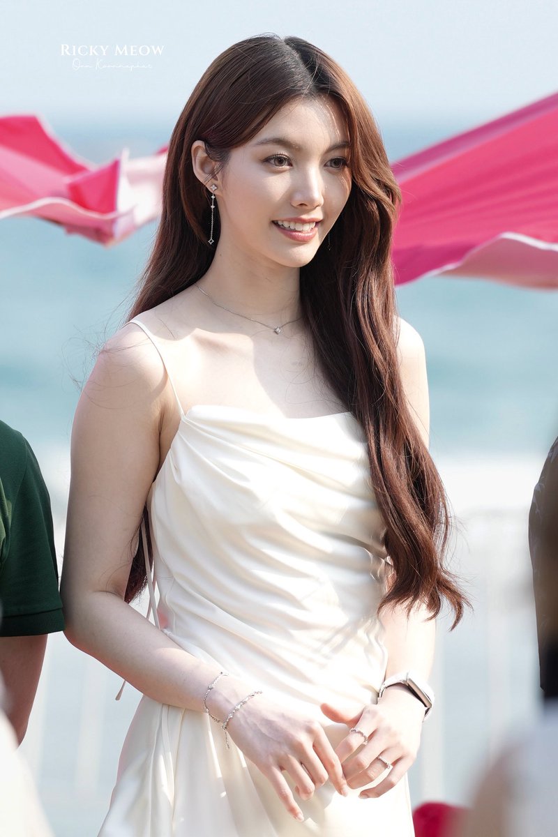 isa | in love 4ever era (@calmingKhaos00) / Posts / X