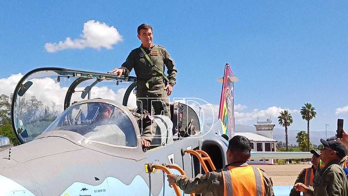 El año 2009 el gobierno de Evo Morales adquirió seis aviones de combate ligero K-8 a China y fueron destinados a entrenamiento y apoyo a la lucha contra el narcotráfico. Rodrigo Paz, que hasta ahora lo único que adquirió fue gasolina basura, "aprovecha" lo que se hizo en el