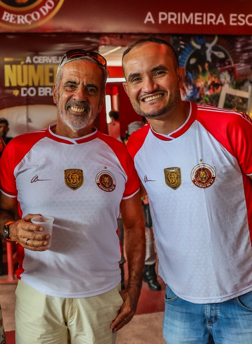 GresEstacioDeSa's tweet photo. Só pra falar que amei o look mais badalado da minha última Feijoada… 😜♥️🦁 https://t.co/Xb69m9yB6M